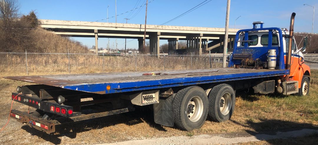 2009 STERLING L9500 - Image 2